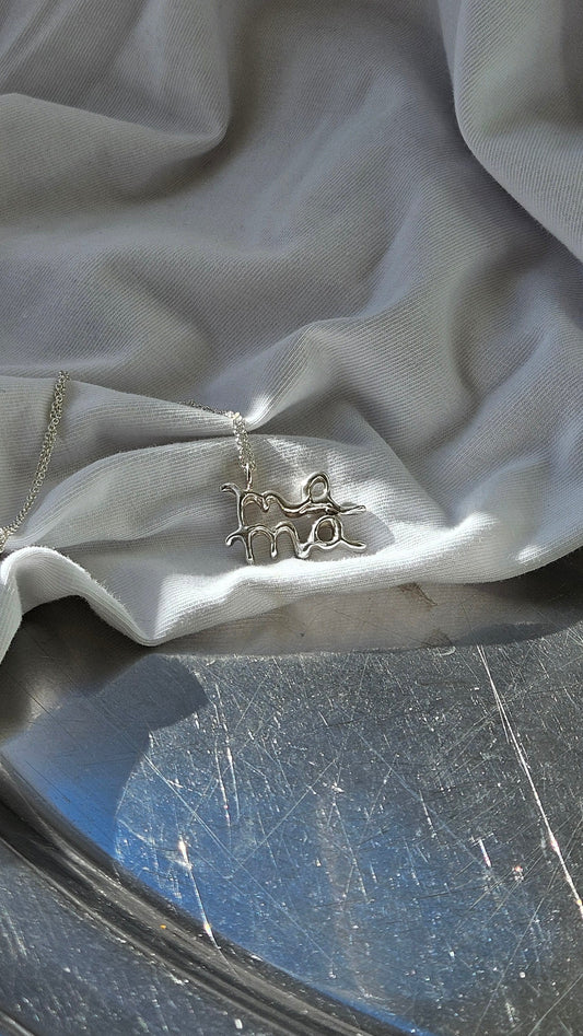 Mama hopeariipus - äitienpäivän ennakkomyynti