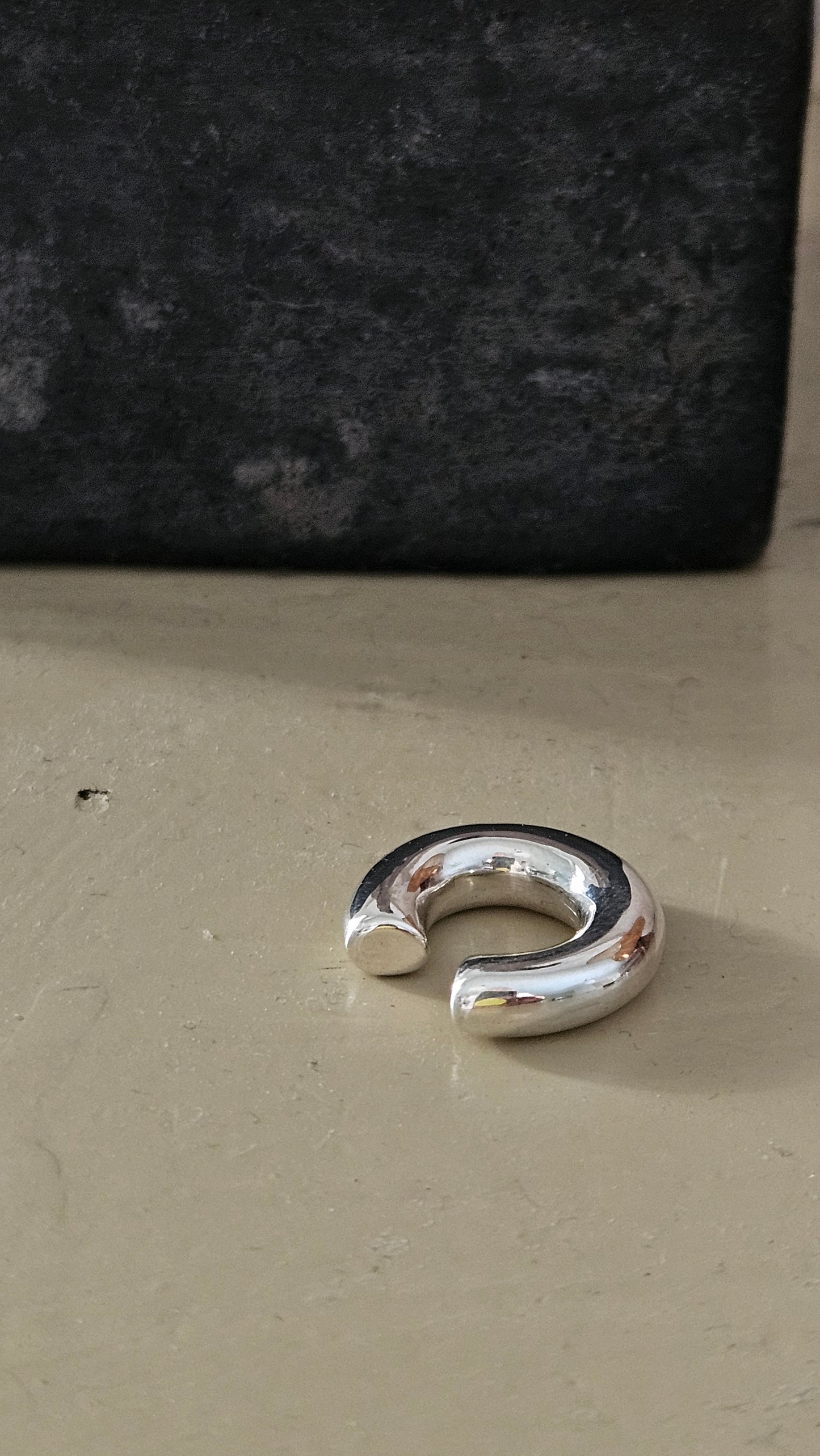 Sola earcuff