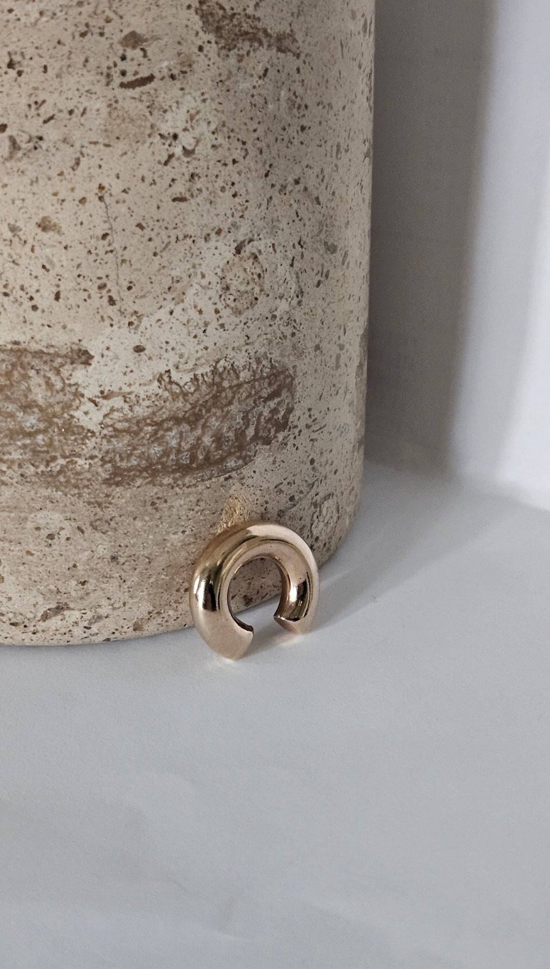 Sola earcuff pronssi
